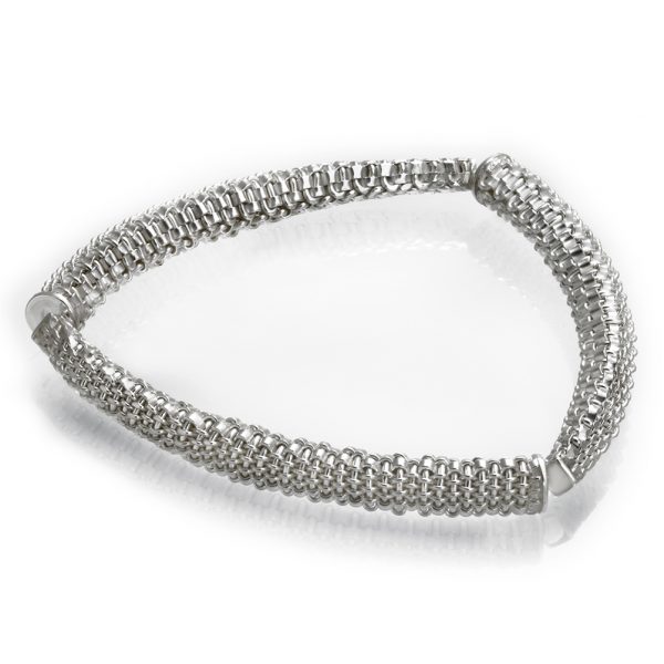 Vævet trekantet armring i sølv